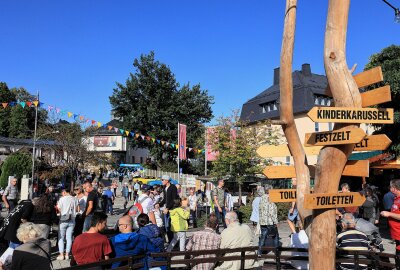 Initiative Demokratisches Erzgebirge: Offener Brief nach Vugelbeerfast - Die Initiative Demokratisches Erzgebirge stellt Fragen zu Vorfällen auf dem Vugelbeerfast. Foto: Carsten Wagner