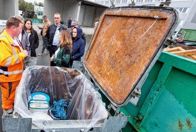 Internationales Problem: Der Regionalkreislauf beschäftigt die Abfallverwerter in Plauen und Litauen - Hier gibt es Bildimpressionen vom Arbeitsbesuch der Litauer in Plauen. Foto: Karsten Repert