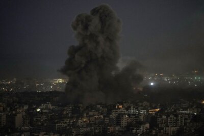 Israel macht Druck vor G20-Gipfel - Proteste in Tel Aviv - Israels Armee greift weiter Ziele im benachbarten Libanon an.