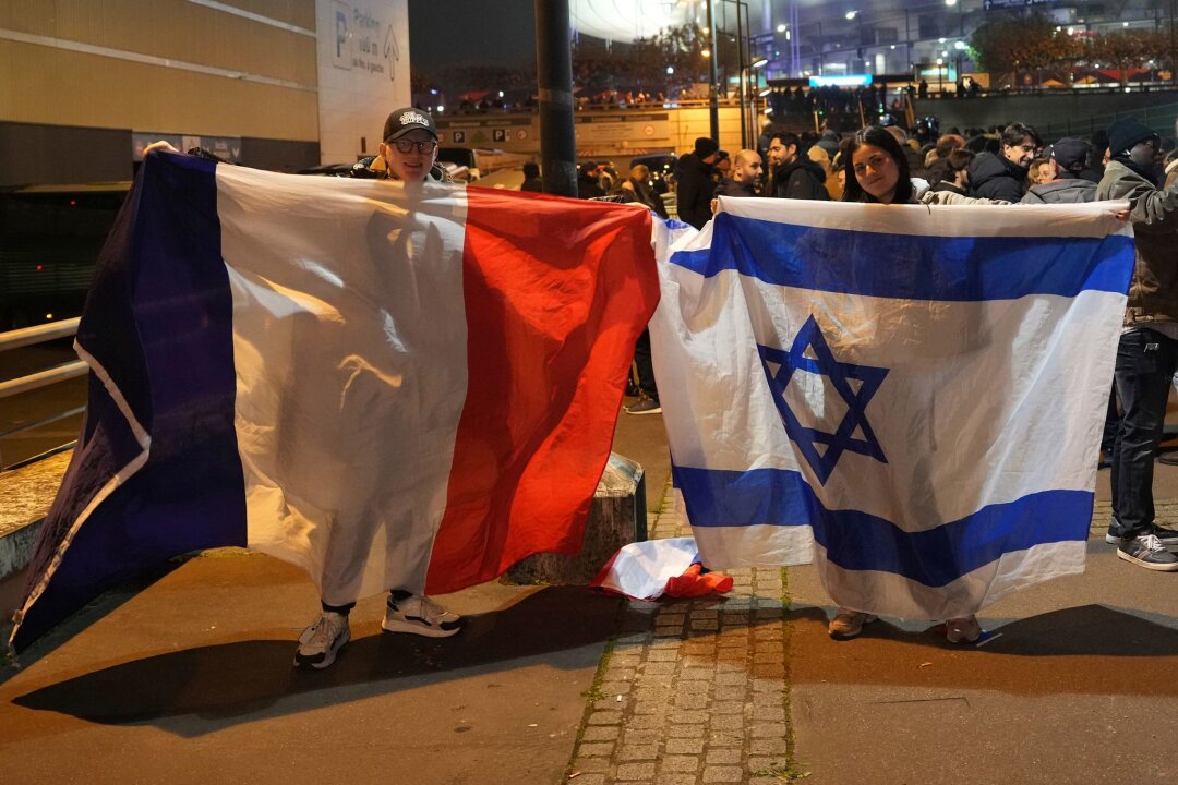 Israels Trainer dankt Frankreich für Sicherheitsvorkehrungen - Vor dem Spiel gab es angesichts der Angriffe vergangene Woche in Amsterdam Sorgen vor Ausschreitungen.