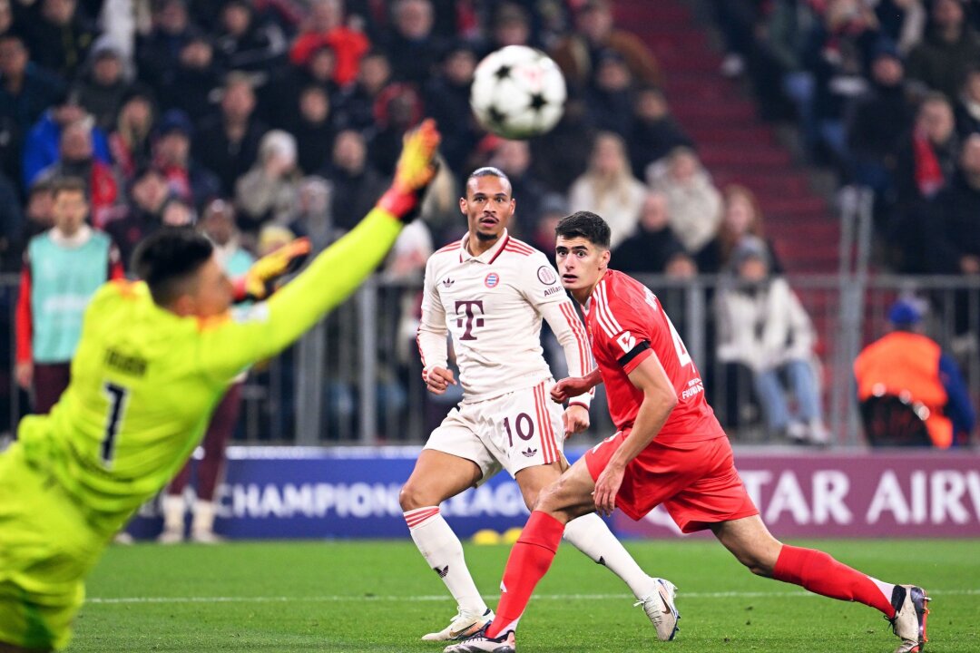 Ist Sané bereit für die Bundesliga-Startelf des FC Bayern? - Kehrt er in die Startelf zurück? Gegen Benfica war Leroy Sané (m) stark.