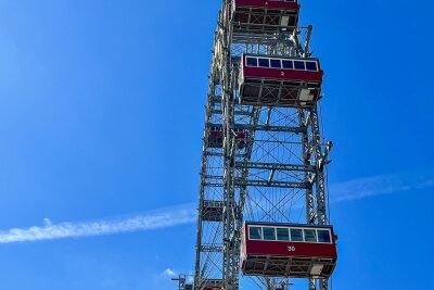 Jenseits von Prater und Hofburg: Das Wien der Einheimischen - Hoch aufragendes Symbol des Vergnügungsparks: Riesenrad im Praterviertel.