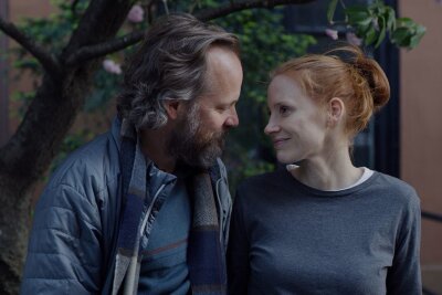 Joaquin Phoenix, Lady Gaga und der doppelte Wahnsinn: Das sind die Kino-Highlights der Woche - Saul (Peter Sarsgaard) und Sylvia (Jessica Chastain) sind auf ganz unterschiedlichen Pfaden unterwegs, aber das Schicksal führt sie trotzdem zusammen.