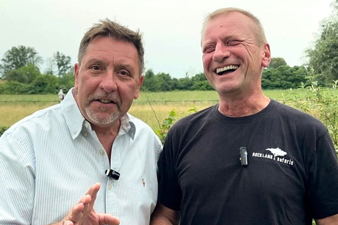 Jörg Gräser äußert sich erstmals zu Zoo-Schlagzeilen und verrät Einblicke zum neuen Buch - Radio-Urgestein Thomas Böttcher (l.) machte eine Podcastfolge mit Jörg Gräser (r.) und machte bei seinem Youtubekanal mit.