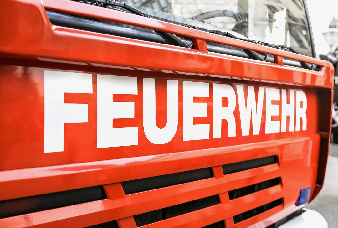 Jugendliche Täter nach Brandstiftung in Oberwiesenthal ermittelt: Feuer auf Elektrokasten übergegriffen - Symbolbild. Foto: Getty Images/iStockphoto/GoodLifeStudio