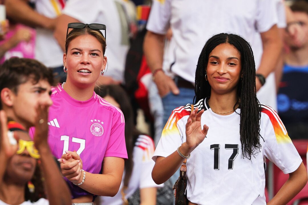 Juliane Wirtz über Bruder Florian: "Wir waren die Küken" - Juliane Wirtz (l) spricht von einer besonderen Bindung zu ihrem Bruder Florian.