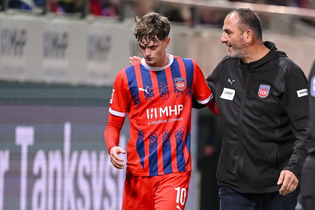 Jungstar Wanner lässt Nationalteam-Entscheidung weiter offen - Für welche A-Nationalmannschaft Paul Wanner (l) vom 1. FC Heidenheim aufläuft, ist weiter offen.