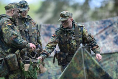 Kabinettsbeschluss: Bundesregierung will neuen Wehrdienst - Freiwilliger Wehrdienst im Heimatschutz in Burg