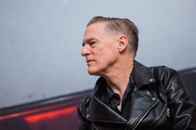 Kanadas beliebtester Rockexport: Bryan Adams wird 65 - 65 und kein bisschen leise. Bryan Adams tourt weiter unermüdlich. (Archivfoto)