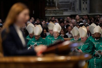 Katholische Kirche verschiebt Frauenfrage - Die Weltsynode wurde am Sonntag mit einer Festmesse abgeschlossen.