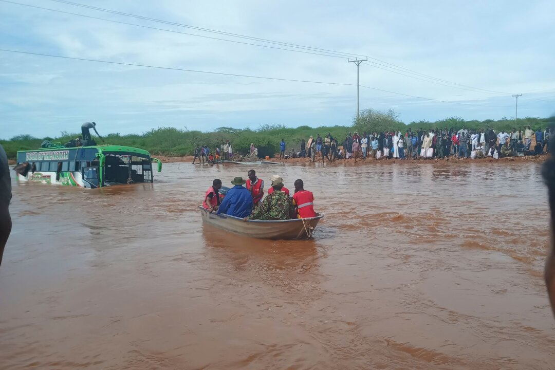 Kenia ordnet Evakuierung rund um vollgelaufene Staudämme an - Die Regenzeit in Kenia wird in diesem Jahr durch das Wetterphänomen El Niño verstärkt. Die Folge sind Überschwemmungen (Archivbild).