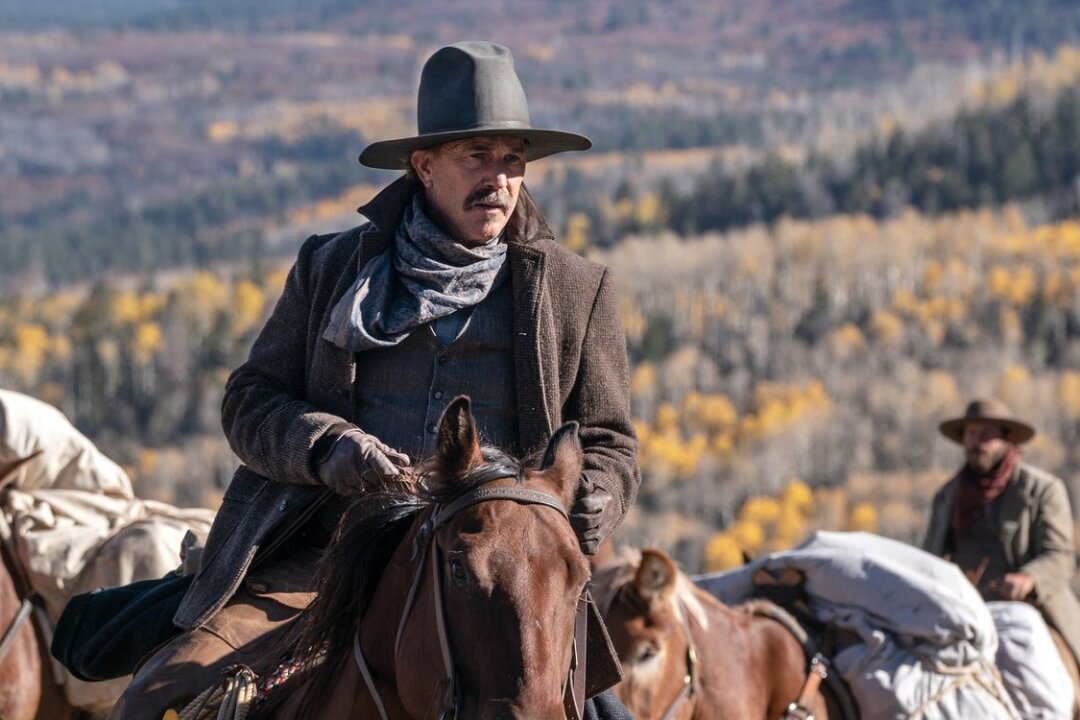 Kevin Costner's 'Horizon': Ein Western mit großem Risiko und gemischtem Erfolg - Kevin Costner verkörpert in "Horizon" den Pferdehändler Hayes Ellison - ein Mann, der kämpft, wenn er kämpfen muss.