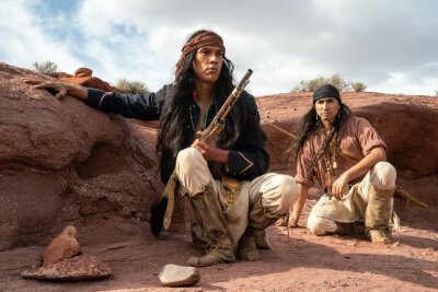 Kevin Costners neue Western-Saga: Das sind die Kino-Highlights der Woche - Die Apachen wollen ihr Land nicht den Pionieren überlassen - zumindest nicht kampflos. Im Bild: Owen Crow Shoe (links) und Tatanka Means.