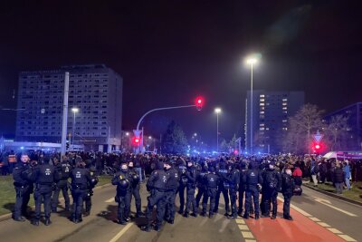 Demonstrationsgeschehen in Dresden nimmt Fahrt auf. Foto: Daniel Unger