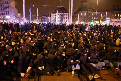 Demonstrationsgeschehen in Dresden nimmt Fahrt auf. Foto: Bernd März