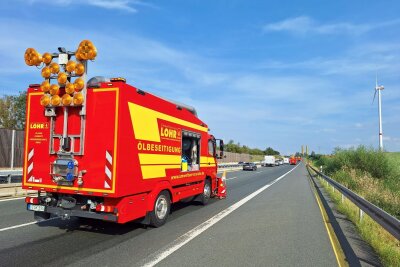 Kilometerlanger Rückstau durch Ölspur auf A72 - Aufgrund einer Ölspur kommt es zu kilometerlangem Rückstau auf der A72. Foto: privat