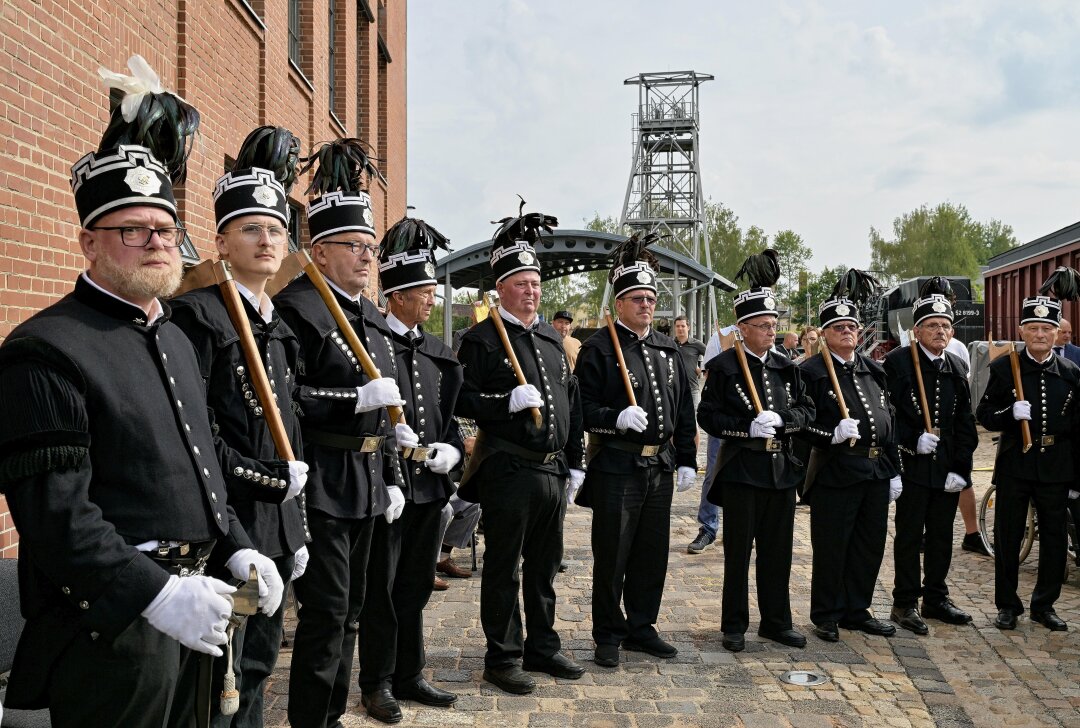 Kohle Welt in Oelsnitz: Neues Highlight der sächsischen Bergbaugeschichte öffnet im Oktober - Der Abschluss der Baumaßnahmen ist feierlich begangen worden. Foto: Ralf Wendland