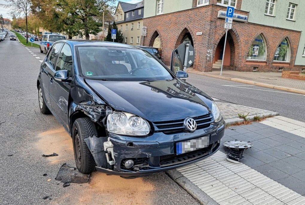 Kollision Zweier PKW: Ein Verletzter