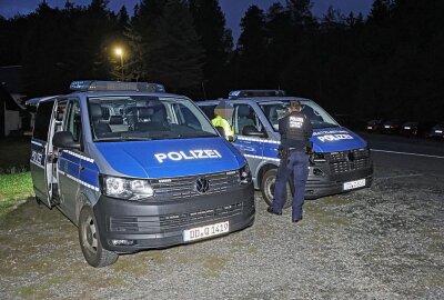 Komplizierte Rettungsaktion in Chemnitz: Pilzsammler verunglückt schwer - Polizei und Rettungsteams arbeiteten unter Hochdruck. Foto: Jan Härtel