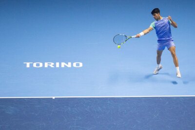 Kranker Alcaraz verliert in Turin: Fühle mich "schlecht" - Der Spanier Carlos Alcaraz hat seinen Start in die ATP Finals verpatzt.