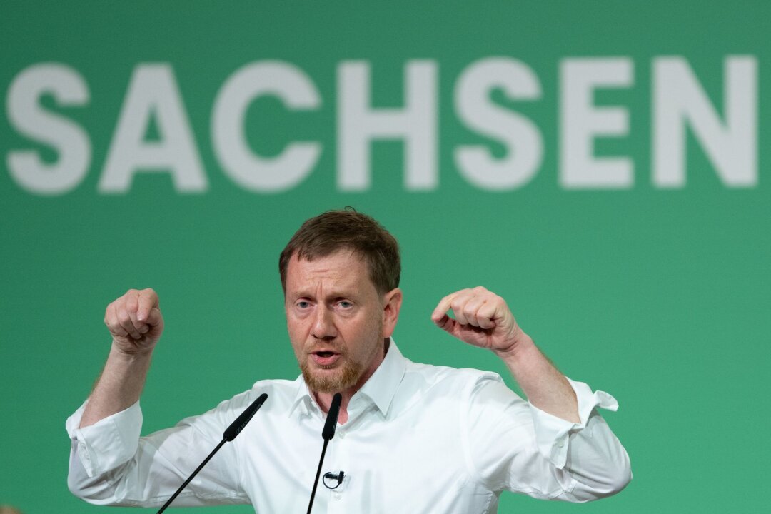 Kretschmer mahnt gemeinsames Handeln an - Michael Kretschmer (CDU), Ministerpräsident von Sachsen, spricht auf dem Landesparteitag seiner Partei.