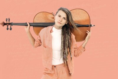 Kultursommer After Work mit Ronja Maltzahn in Plauen - Ronja Maltzahn ist Produzentin, Cellistin und Sängerin. Am 13. Juni tritt sie im Malzhaus auf. Foto: Agentur