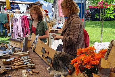 Kunsthandwerkermarkt im Wasserschloss Klaffenbach - Kunstliebhaber und Handwerksbegeisterte können sich auf eine Vielzahl handgefertigter Kunstwerke und einzigartiger Handwerkskunst freuen.