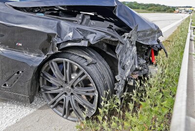 Langer Stau auf der A4: Reifenplatzer führt zu schwerem Crash mit vier Verletzten - Ein schwerer Unfall trug sich am Vormittag auf der A4 bei Glauchau zu. Foto: Andreas Kretschel