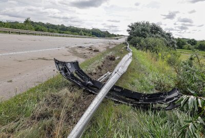 Langer Stau auf der A4: Reifenplatzer führt zu schwerem Crash mit vier Verletzten - Ein schwerer Unfall trug sich am Vormittag auf der A4 bei Glauchau zu. Foto: Andreas Kretschel