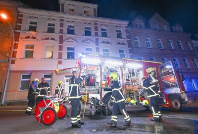 Laube in Mittelsachsen brennt vollständig aus: Anwohner evakuiert - Kriminalpolizei ermittelt in Waldheim. Foto: EHL Media