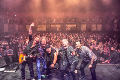 Legendäre Hits und große Nachfrage - Smokie setzen Erfolgstour auch in Chemnitz fort - Seit über vier Jahrzehnten begeistert die britische Kultband Smokie ihre Fans rund um den Globus. 