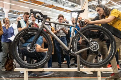 Leicht und wendig: Trends von der Fahrradmesse Eurobike - Fahrrad im Mittelpunkt: Hier ein Gravelbike des Herstellers Tritao auf der Messe Eurobike in Frankfurt am Main.