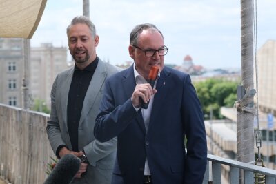 Links Stefan Schedler, Gesamtprojektleiter UEFA Euro 2024 Leipzig; Rechts Martin Buhl-Wagner, Geschäftsführer Leipziger Messe. Foto: Christian Grube