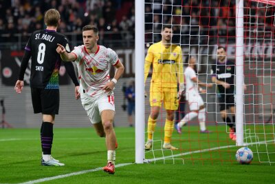 Leipzigs Mister Pokal: Poulsen schießt St. Pauli raus - Christoph Baumgartner traf per Kopf zum 2:0.