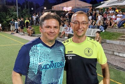 Leubnitzer SV gewinnt den Ü35-WbG-Pokal auf der Wacker! - Hier gibt's ein paar Impressionen von der Siegerehrung zum Ü35-WbG-Pokalturnier. Foto: Karsten Repert