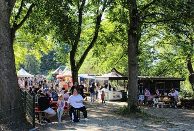 Limbacher Tierpark lädt mit vielen Angeboten zum Kinderfest ein - Auf der Tierparkinsel gibt es Kulinarik, Basteln, Spiele und Musik. Foto: A. Büchner