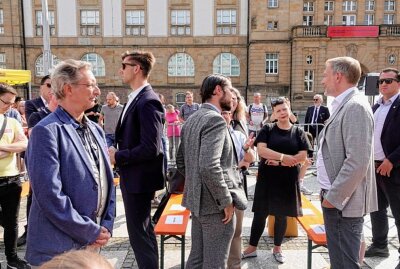 Lindner beklagt herablassenden Blick auf Ostdeutschland - Bundesfinanzminister Christian Lindner zu Besuch in Chemnitz bei der Wahlkampfkundgebung der FDP. Foto: Harry Härtel