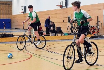 Lippersdorfer U-15-Radballer peilen die DM-Endrunde an - Zum vierten Mal wollen es Marius Jaquet (links) und Emil Fiedler zur DM-Endrunde schaffen. Foto: Andreas Bauer