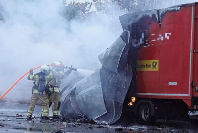 LKW-Brand auf der A4 führt zu kilometerlangem Stau - Am Donnerstagnachmittag kam es gegen 15.50 Uhr auf der A4 zu einem LKW-Brand. Foto: Roland Halkasch