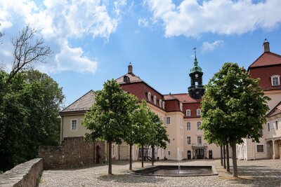 Location: Schloss Lichtenwalde - Das Schloss ist bekannt für seinen barocken Schlosspark.