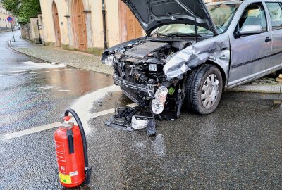 Lößnitz: Verkehrsunfall an Ampelkreuzung B169 - Unfallstelle an der Ampelkreuzung B169: PKW Opel und VW kollidieren. Foto: Niko Mutschmann