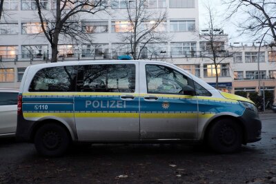 Machete im Seniorenheim: Vater soll Tochter verletzt haben - In einem Berliner Seniorenheim soll ein Mann seine Tochter mit einer Machete schwer verletzt haben.