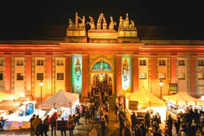 Mal anders: 16 ungewöhnliche Weihnachtsmärkte in Deutschland - Polnische Weihnachtstraditionen lernt man auf dem Sternenmarkt am Kutschstall in Potsdam kennen.