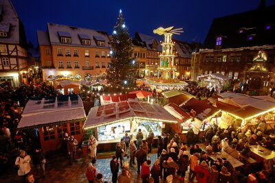 Mal anders: 16 ungewöhnliche Weihnachtsmärkte in Deutschland - Schöner als in Quedlinburg geht's wahrscheinlich kaum: nahezu ein Bilderbuch-Weihnachtsmarkt.