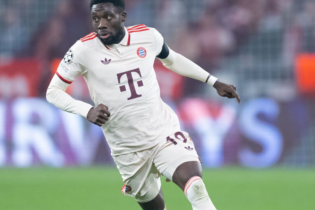 "Marca": Bayerns Davies mit Real einig - Berater dementiert - Soll sich mit Real Madrid über einen Wechsel einig: Alphonso Davies.