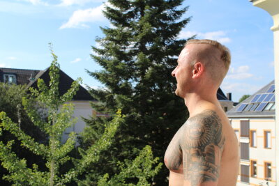 Marcel (38) aus Chemnitz und die Tattoos: Biomechanik, Filme und DJ-Vibes vereint - Marcel ist in Chemnitz Zuhause. Ursprünglich kommt er aus dem Erzgebirge.