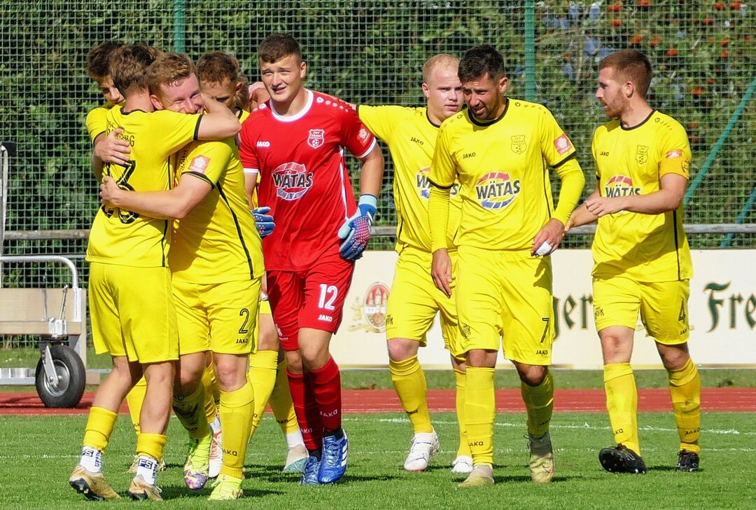 Marienberg als einziger Sachsenligist noch ungeschlagen - Die Marienberger durften gegen Lok Zwickau ihren dritten Sieg im vierten Saisonspiel bejubeln. Foto: Andreas Bauer