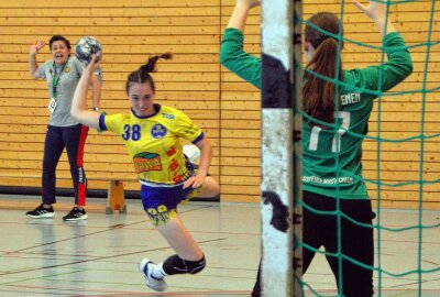 Marienberg bleibt in der Handball-Oberliga eine Klasse für sich - Mit sieben Toren war Emma Bielawny die zweitbeste Werferin des HSV. Foto: Andreas Bauer