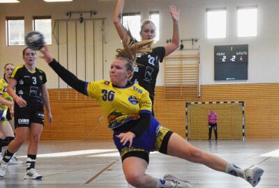 Marienberg bleibt in der Handball-Oberliga eine Klasse für sich - Für Kreisläuferin Lisa Rohrlapper standen am Ende fünf Treffer zu Buche. Foto: Andreas Bauer