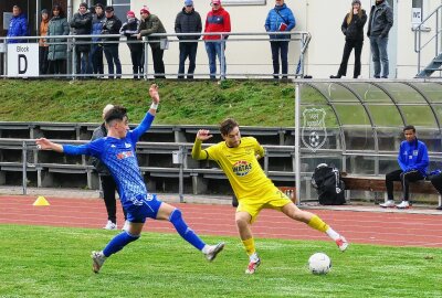 Marienberger Landesliga-Kicker lassen wieder Punkte liegen - Jonathan Müller (rechts) gehörte zu den Marienberger Aktivposten. Foto: Andreas Bauer